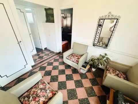 Depto Tipo Casa en Venta 52 años