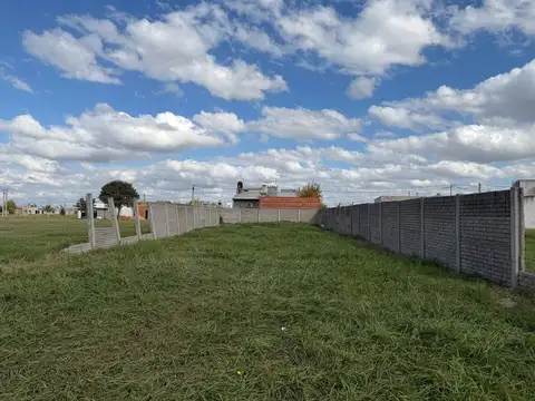 VENTA/ LOTE/ BARRIO MORA/ ORIENTACIÓN NORTE.