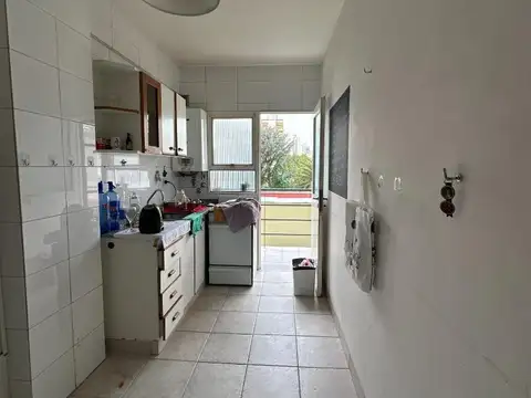 Dpto 2 amb excelente ubicación - Lomas de Zamora