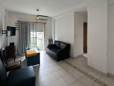 Dpto 2 amb excelente ubicación - Lomas de Zamora