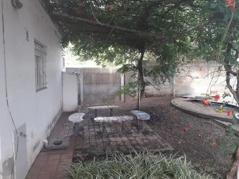 Casa 2 ambientes con 1 baño