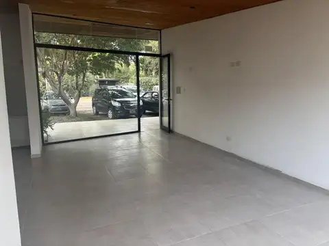 Local en Alquiler en Villa Elisa, $ 450.000