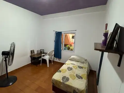 CASA 3 AMBIENTES EN VENTA EN SPEGAZZINI CON PICINA