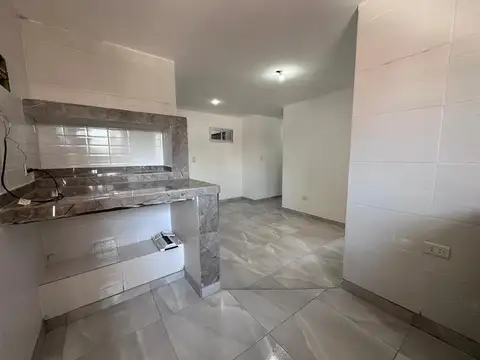 Depto Tipo Casa en Alquiler de 3 ambientes