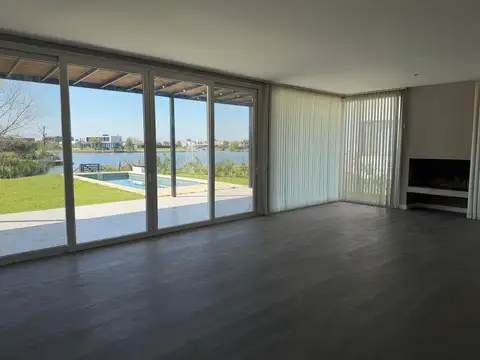 Casa en Alquiler en El Cantón - Barrio Islas, USD 2.400