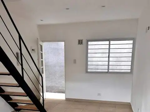 Departamento tipo Duplex en alquiler en Lanús