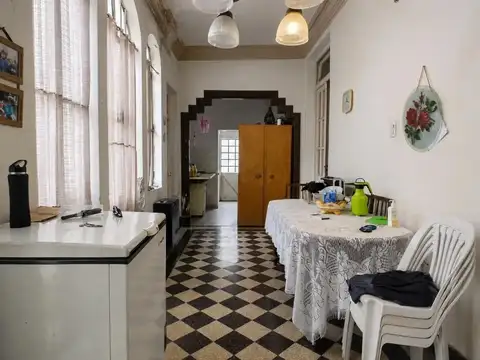 Casa 4 ambientes con 1 baño