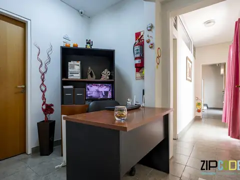 Casa 10 ambientes con 3 baños