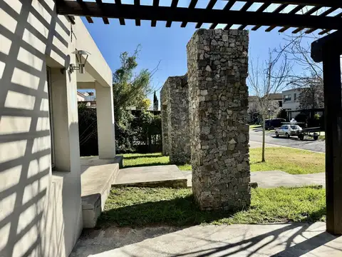Casa en Venta en Santa Barbara, USD 460.000