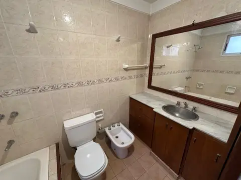 Casa 5 ambientes con 2 baños