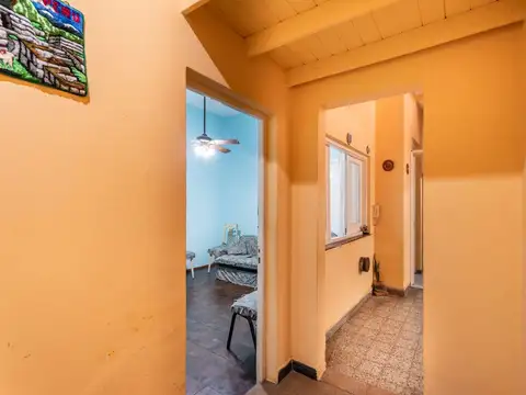 Depto Tipo Casa 5 ambientes con 2 baños