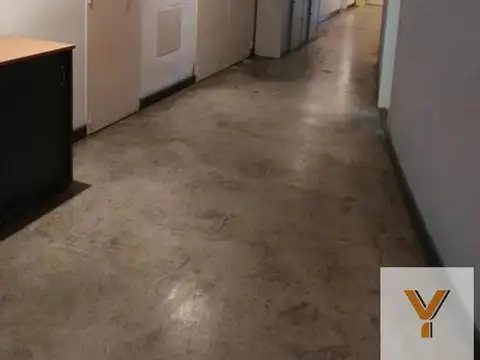 Oficina en venta - 3 Baños - Monserrat