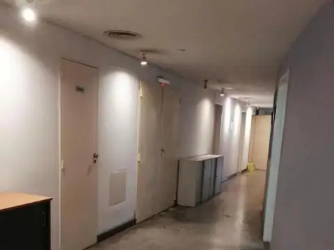 Oficina en venta - 3 Baños - Monserrat