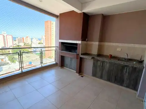 Amplio departamento, 3 dormitorios