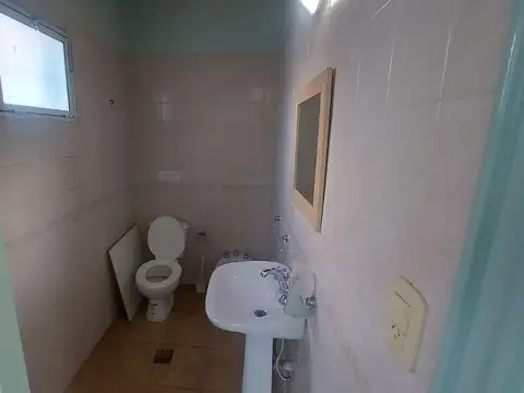 VENTA CASA CON CONSULTORIO, GUAYMALLÉN
