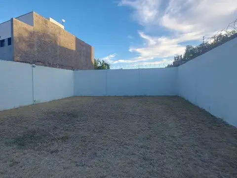 VENTA CASA CON CONSULTORIO, GUAYMALLÉN