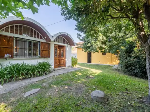 Casa con pileta Maschwitz centro