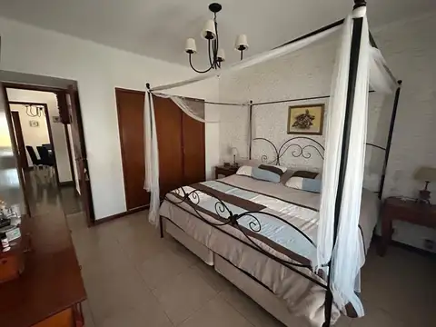 Depto Tipo Casa en Alquiler de 4 ambientes