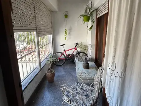 Depto Tipo Casa 4 ambientes con 2 baños