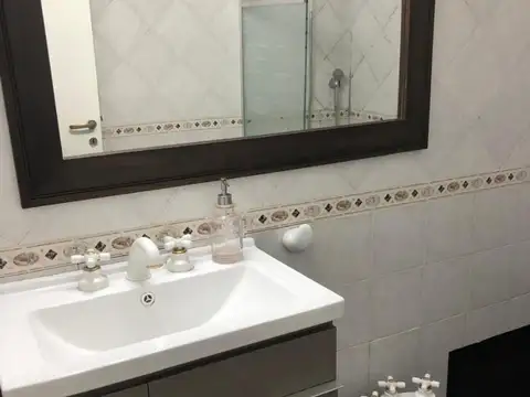 Depto Tipo Casa en Venta con 1 cocheras