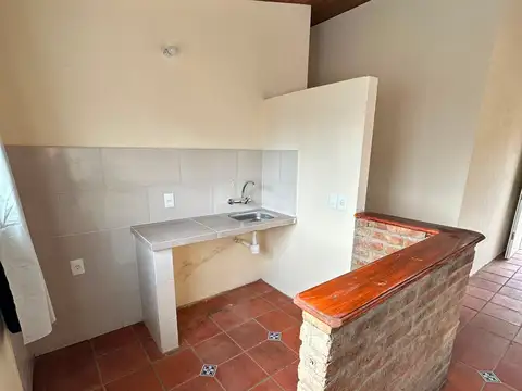 Casa en Alquiler con 2 cocheras