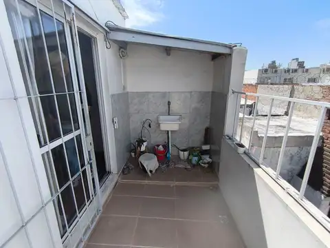 Depto Tipo Casa en Venta 50 años
