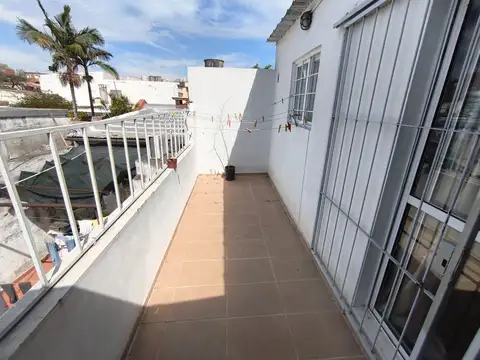 Depto Tipo Casa 2 ambientes con 1 baño
