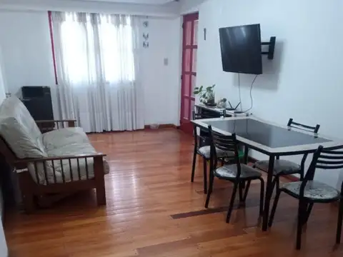 VENTA Departamento 2 dormitorios Patio Pringles 630
