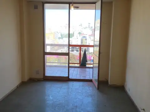 Avenida Castro Barros 100