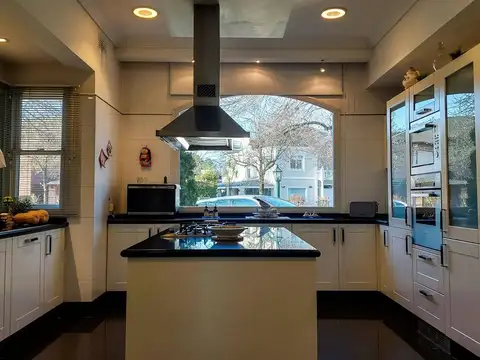 VENTA CASA 7 AMBIENTES BARRIO SEPTIEMBRE ESCOBAR