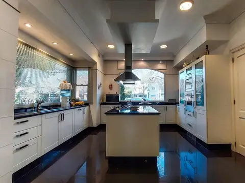 VENTA CASA 7 AMBIENTES BARRIO SEPTIEMBRE ESCOBAR