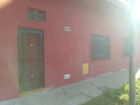 DEPARTAMENTO al frente de 2 amb- Burzaco