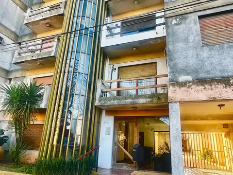 DEPARTAMENTO EN VENTA EN ROJAS ZONA CENTRICA