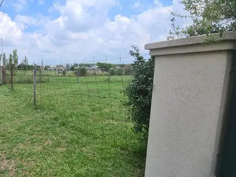 Terreno - Las Acequias - sobre Avenida principal - Escriturado