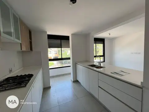 Departamento 4 ambientes con 3 baños