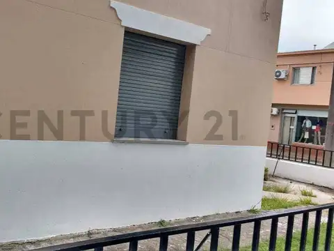 Casa 5 ambientes con 1 baño