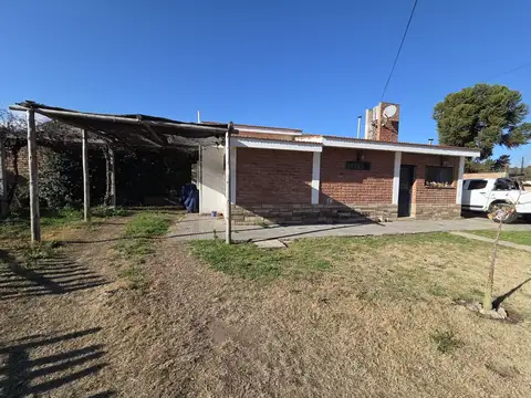 Casa en venta - Calle Fátima, Juana Koslay