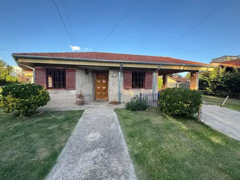 Casa en venta - Calle Fátima, Juana Koslay
