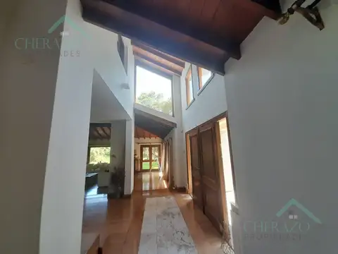 Casa en Venta con 2 cocheras