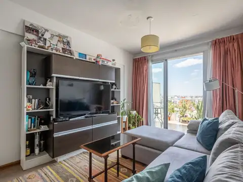 ZUVIRIA 400, Piso 9