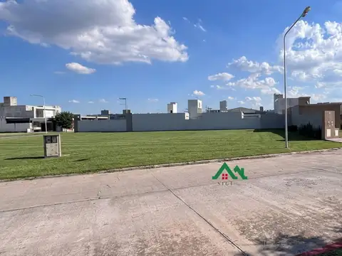 Terreno para inversión apto dúplex en Barrio Solares del Norte Villa María