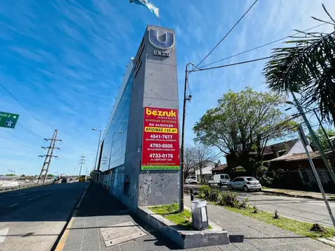 Oficina en alquiler, en Martinez