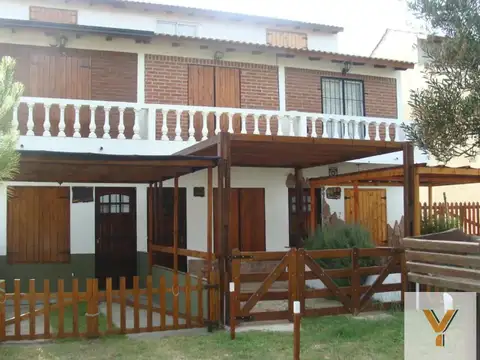 Triplex en venta - 3 Dormitorios 1 Baño - Mar del Tuyú