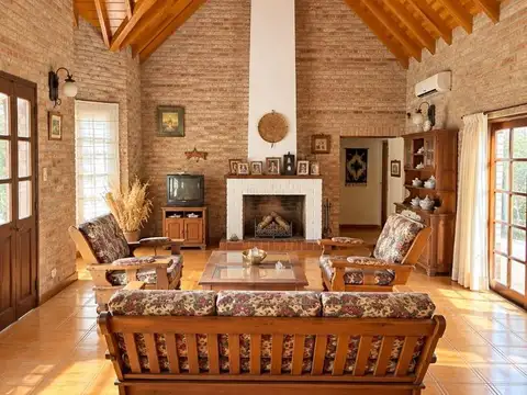 Casa 3 ambientes con 2 baños