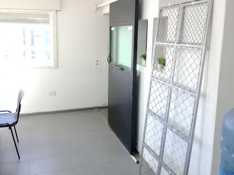 SE VENDE GRAN GALPON C/PUENTE GRUA, CERCANO A CIRCUNVALACION