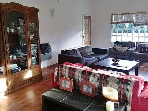 Casa 5 ambientes con 2 baños