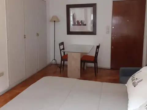 Departamento en Alquiler en Recoleta, $ 850.000