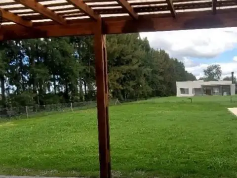 Casa 6 ambientes con 2 baños