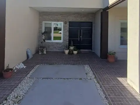 Casa en Venta en Lagos de San Eliseo, USD 225.000