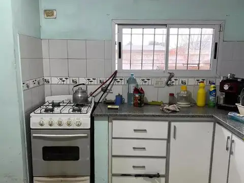 Casa 3 ambientes con 1 baño